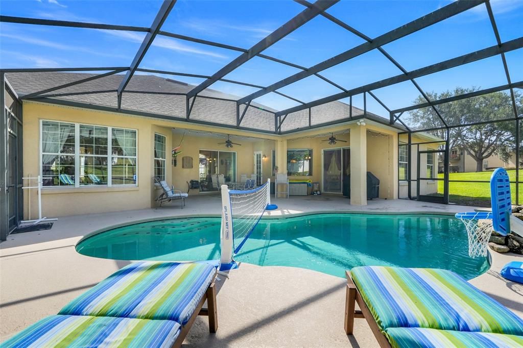 合同活跃: $749,900 (4 贝兹, 4 浴室, 3433 平方英尺)