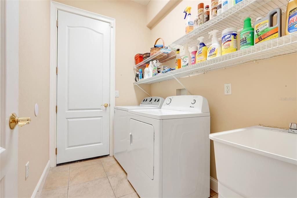 合同活跃: $749,900 (4 贝兹, 4 浴室, 3433 平方英尺)