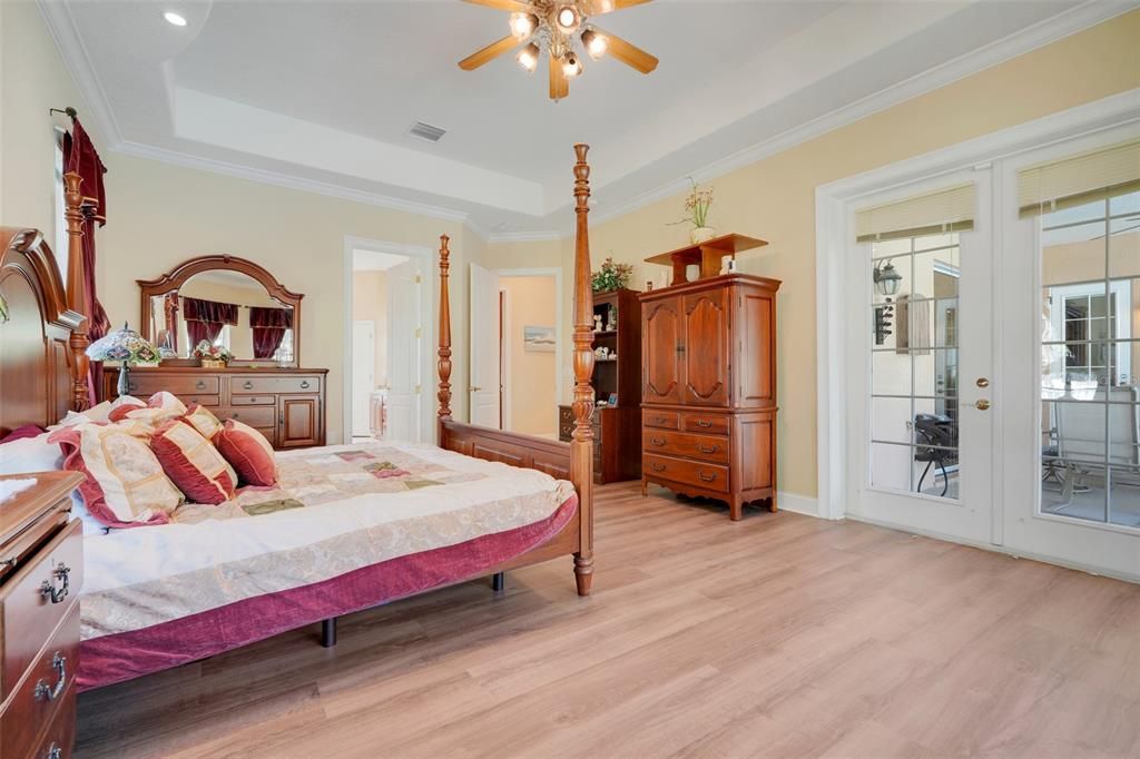 合同活跃: $749,900 (4 贝兹, 4 浴室, 3433 平方英尺)