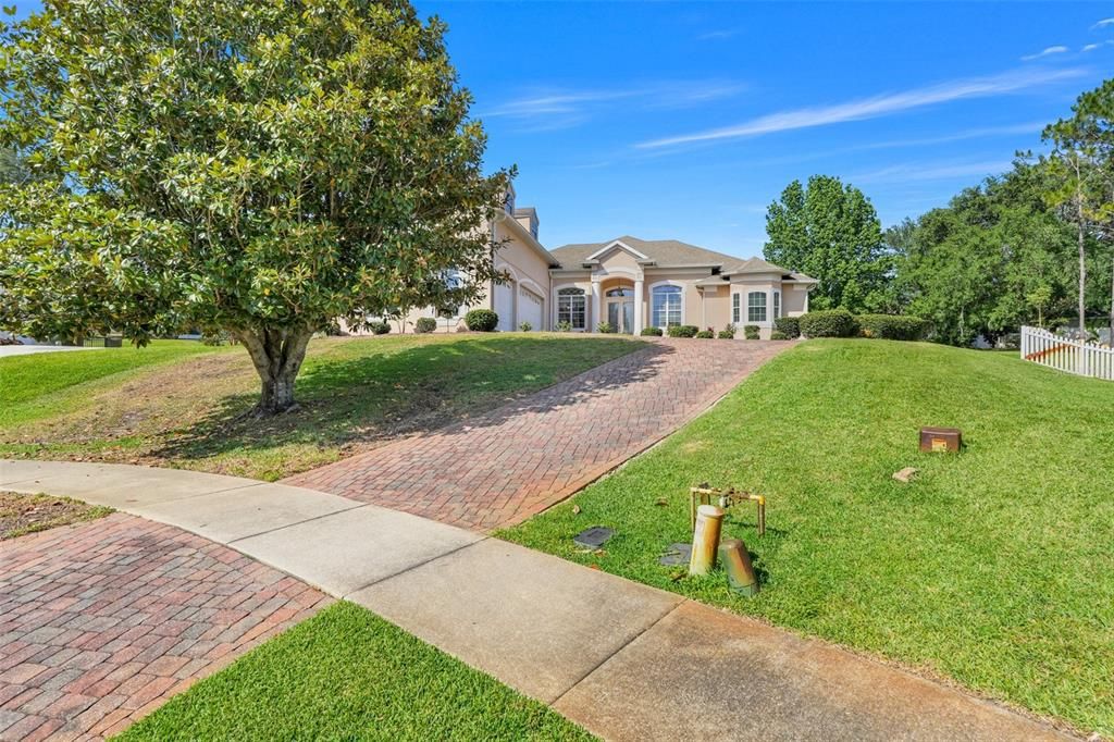 合同活跃: $749,900 (4 贝兹, 4 浴室, 3433 平方英尺)