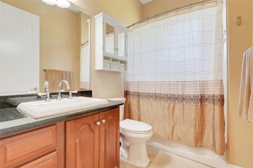 合同活跃: $749,900 (4 贝兹, 4 浴室, 3433 平方英尺)