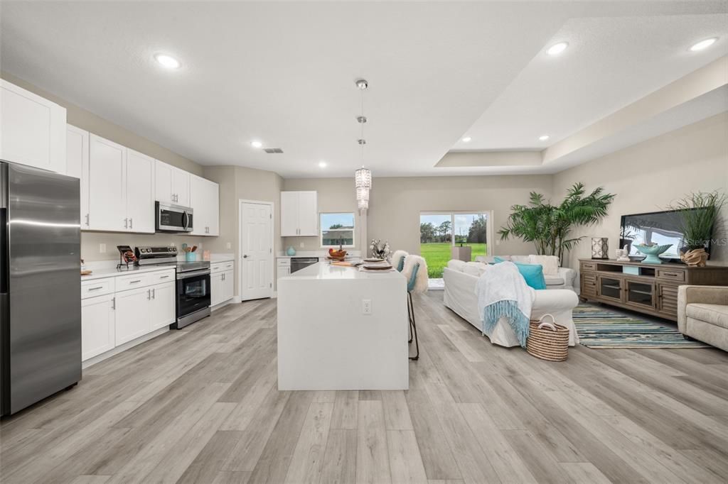 待售: $375,000 (4 贝兹, 2 浴室, 1947 平方英尺)