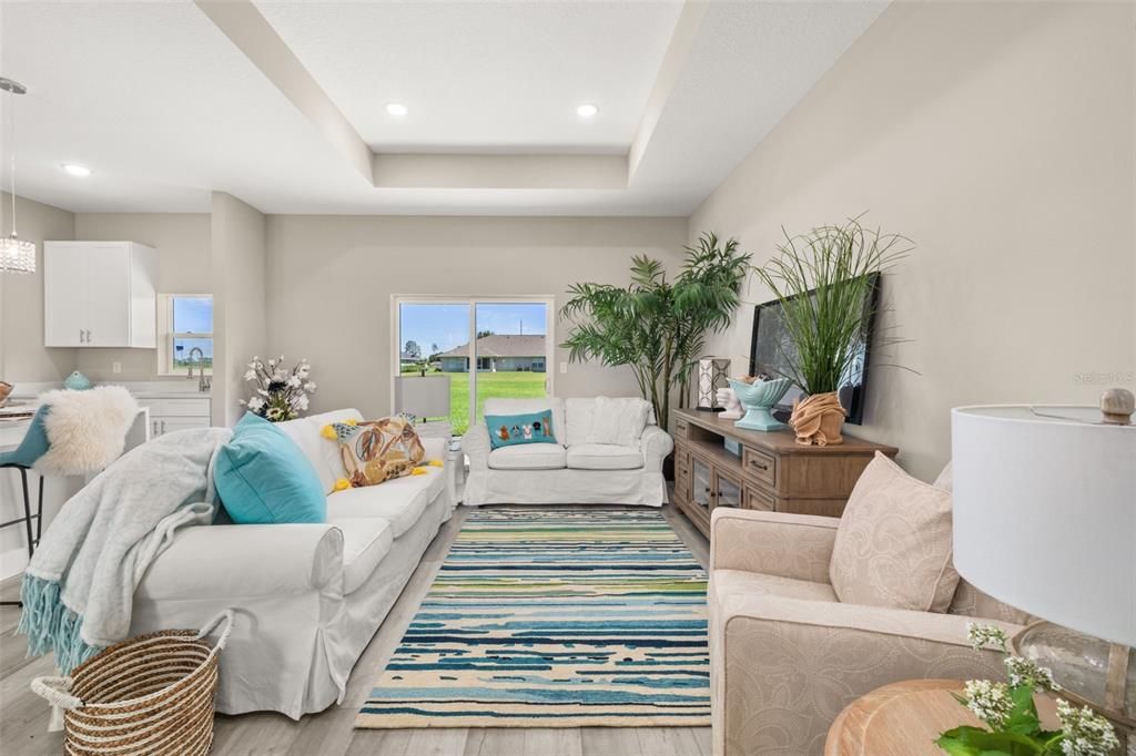 待售: $375,000 (4 贝兹, 2 浴室, 1947 平方英尺)