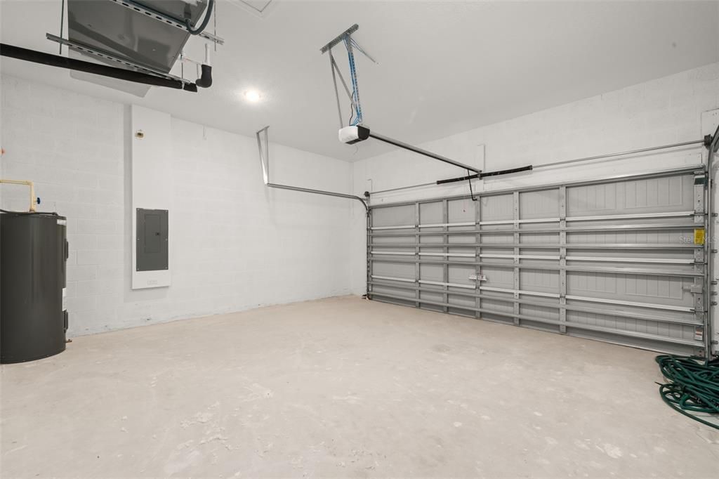 For Sale: $315,000 (3 beds, 2 baths, 1586 Square Feet)