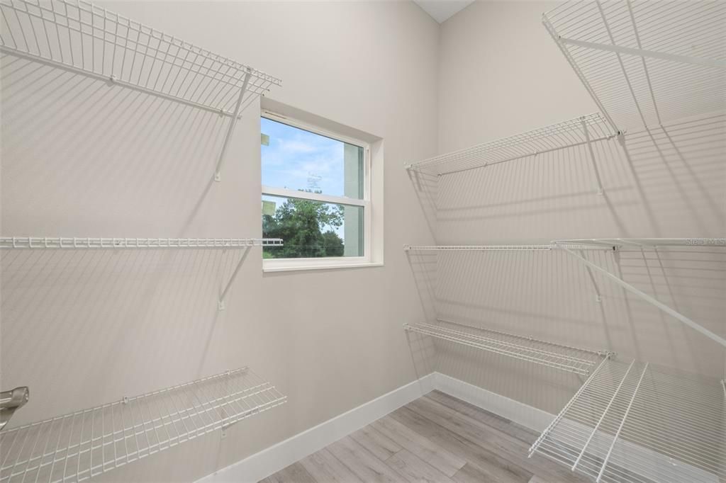 For Sale: $315,000 (3 beds, 2 baths, 1586 Square Feet)