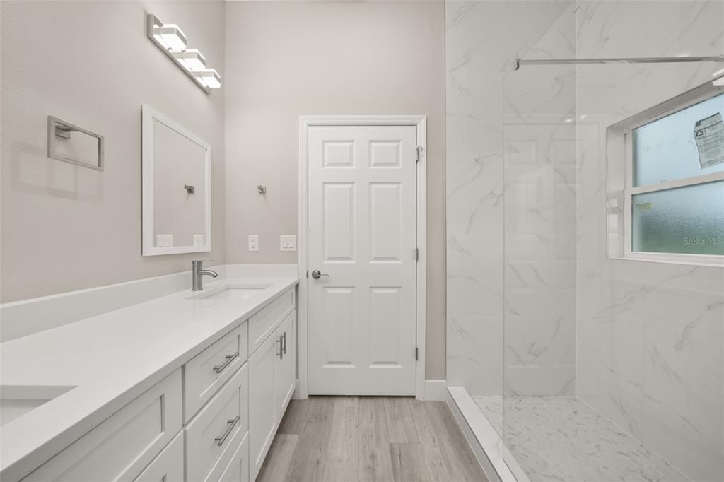 For Sale: $315,000 (3 beds, 2 baths, 1586 Square Feet)