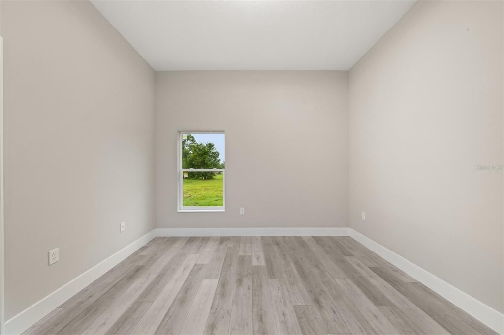 For Sale: $315,000 (3 beds, 2 baths, 1586 Square Feet)