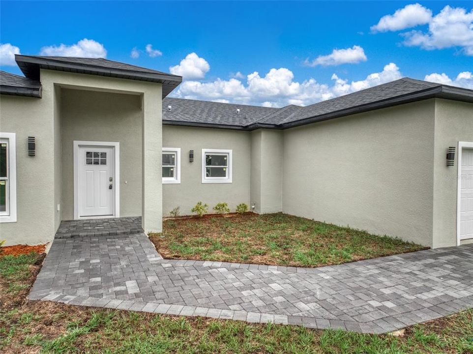 For Sale: $315,000 (3 beds, 2 baths, 1586 Square Feet)