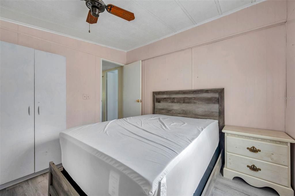 待售: $119,000 (2 贝兹, 2 浴室, 828 平方英尺)