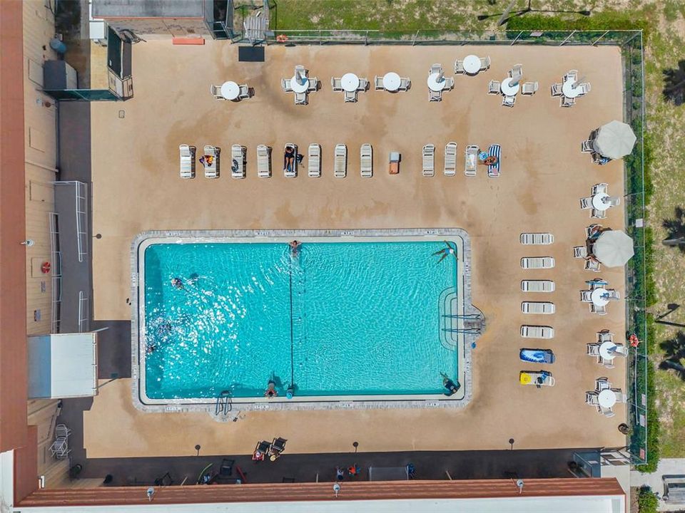 待售: $119,000 (2 贝兹, 2 浴室, 828 平方英尺)