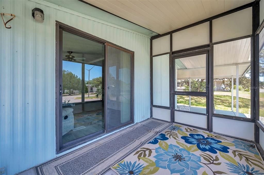 待售: $119,000 (2 贝兹, 2 浴室, 828 平方英尺)