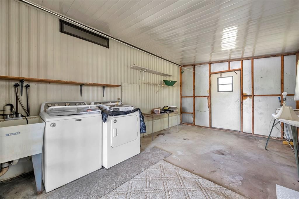 待售: $119,000 (2 贝兹, 2 浴室, 828 平方英尺)