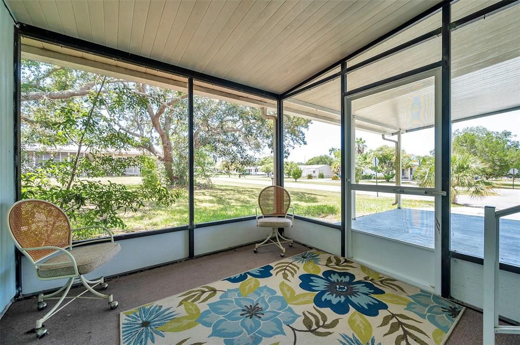 待售: $119,000 (2 贝兹, 2 浴室, 828 平方英尺)