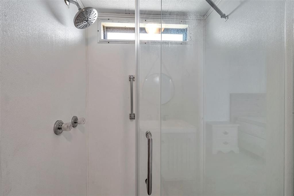 待售: $119,000 (2 贝兹, 2 浴室, 828 平方英尺)