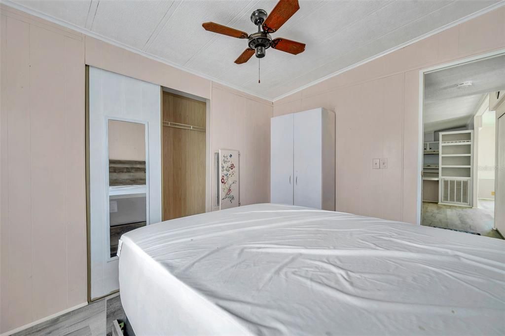 待售: $119,000 (2 贝兹, 2 浴室, 828 平方英尺)