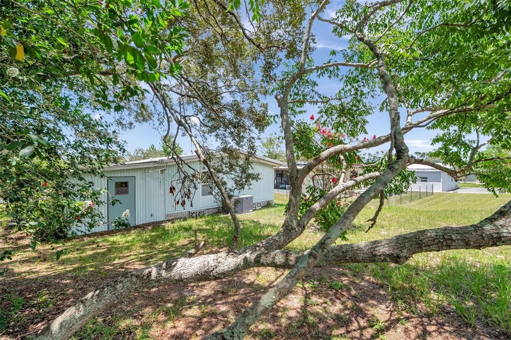 待售: $119,000 (2 贝兹, 2 浴室, 828 平方英尺)