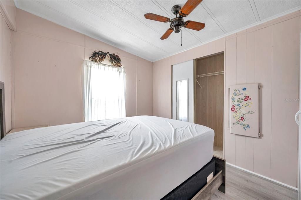 待售: $119,000 (2 贝兹, 2 浴室, 828 平方英尺)