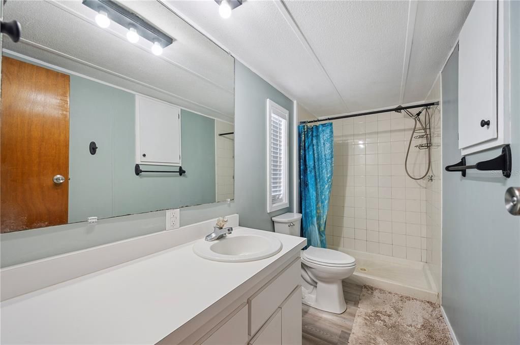 Active With Contract: $275,000 (3 beds, 2 baths, 1464 Square Feet)