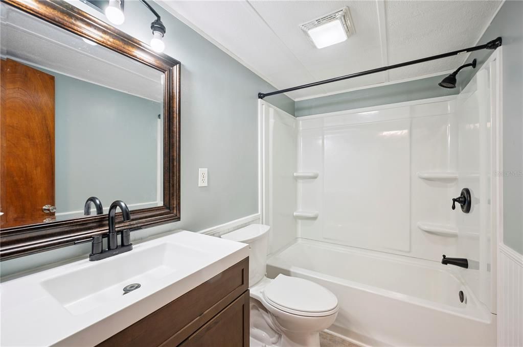 Active With Contract: $275,000 (3 beds, 2 baths, 1464 Square Feet)