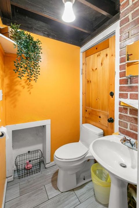 For Sale: $750,000 (42 beds, 0 baths, 2106 Square Feet)