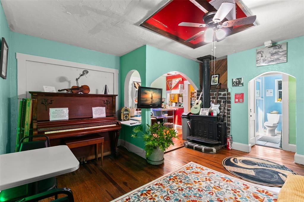 For Sale: $750,000 (42 beds, 0 baths, 2106 Square Feet)