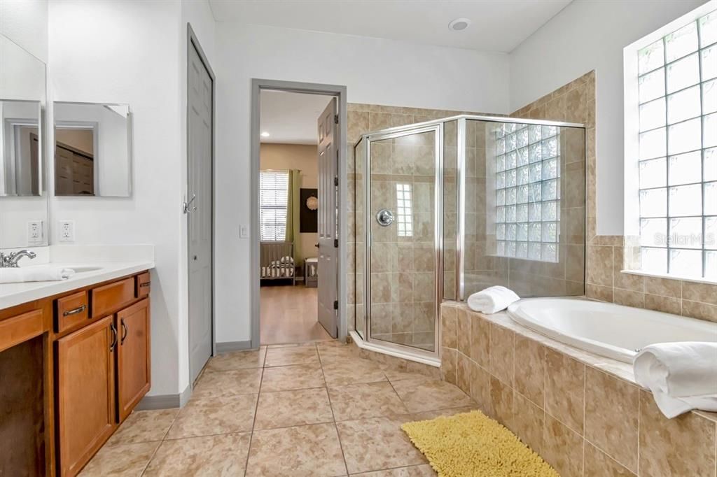 На продажу: $849,000 (5 спален, 3 ванн, 3445 Квадратных фут)