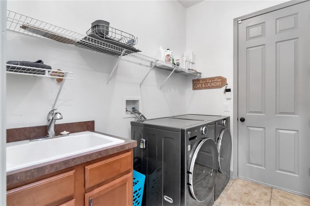 На продажу: $849,000 (5 спален, 3 ванн, 3445 Квадратных фут)