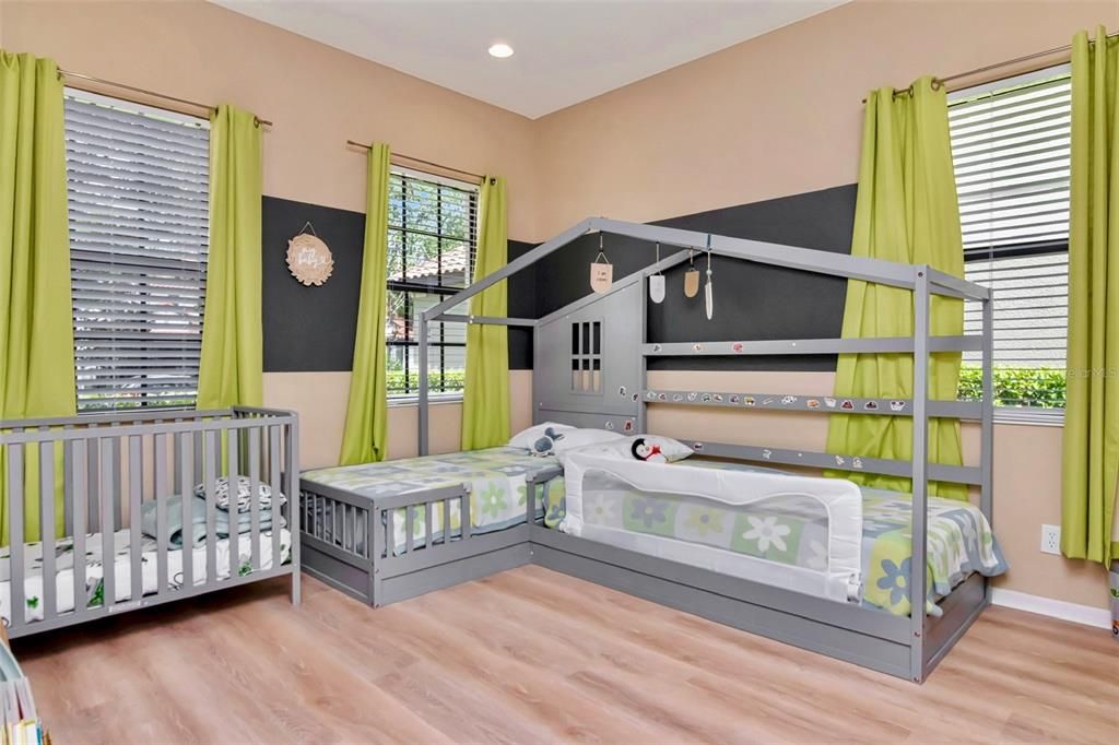 На продажу: $849,000 (5 спален, 3 ванн, 3445 Квадратных фут)