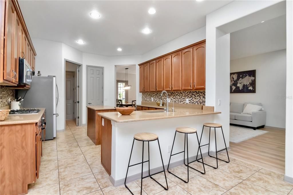 На продажу: $849,000 (5 спален, 3 ванн, 3445 Квадратных фут)