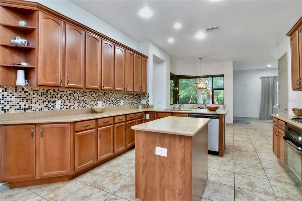 На продажу: $849,000 (5 спален, 3 ванн, 3445 Квадратных фут)