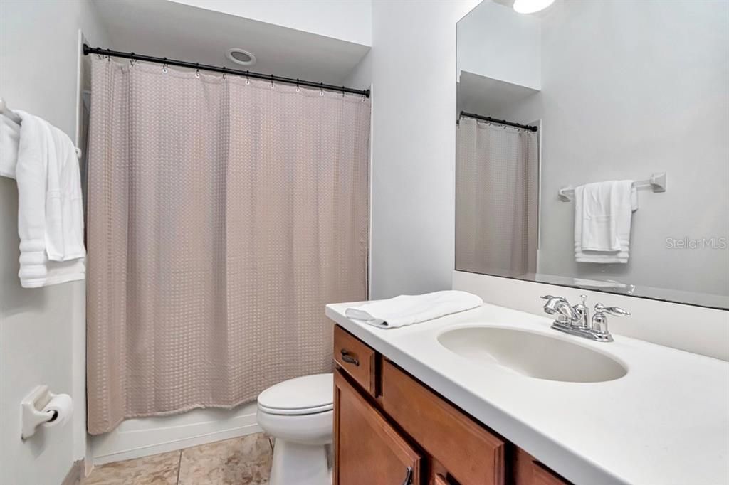 На продажу: $849,000 (5 спален, 3 ванн, 3445 Квадратных фут)