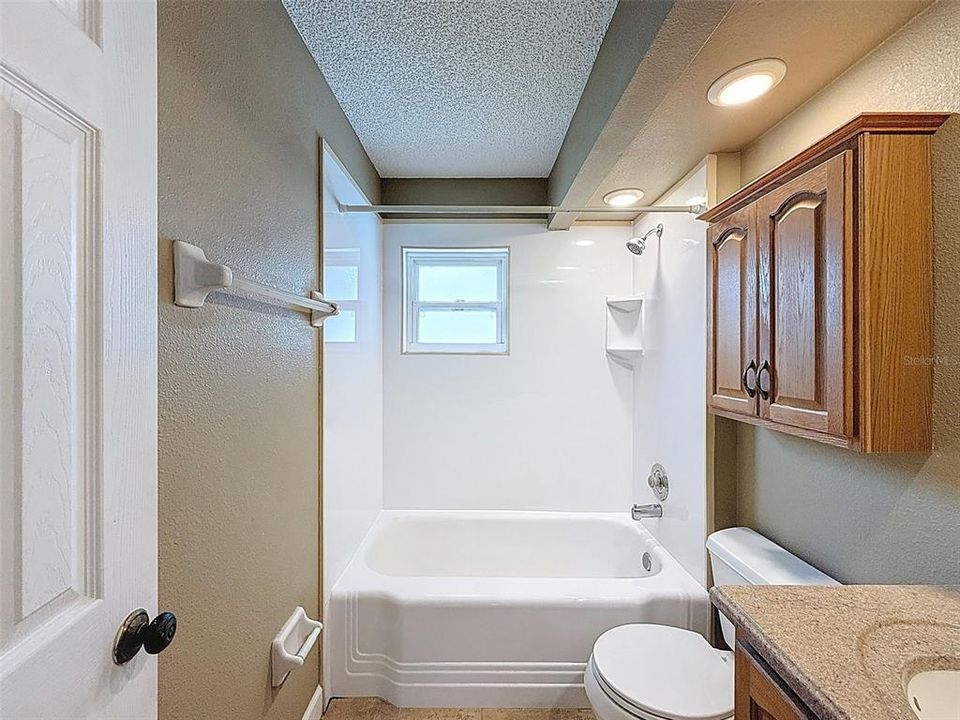 For Sale: $139,000 (2 beds, 2 baths, 1142 Square Feet)