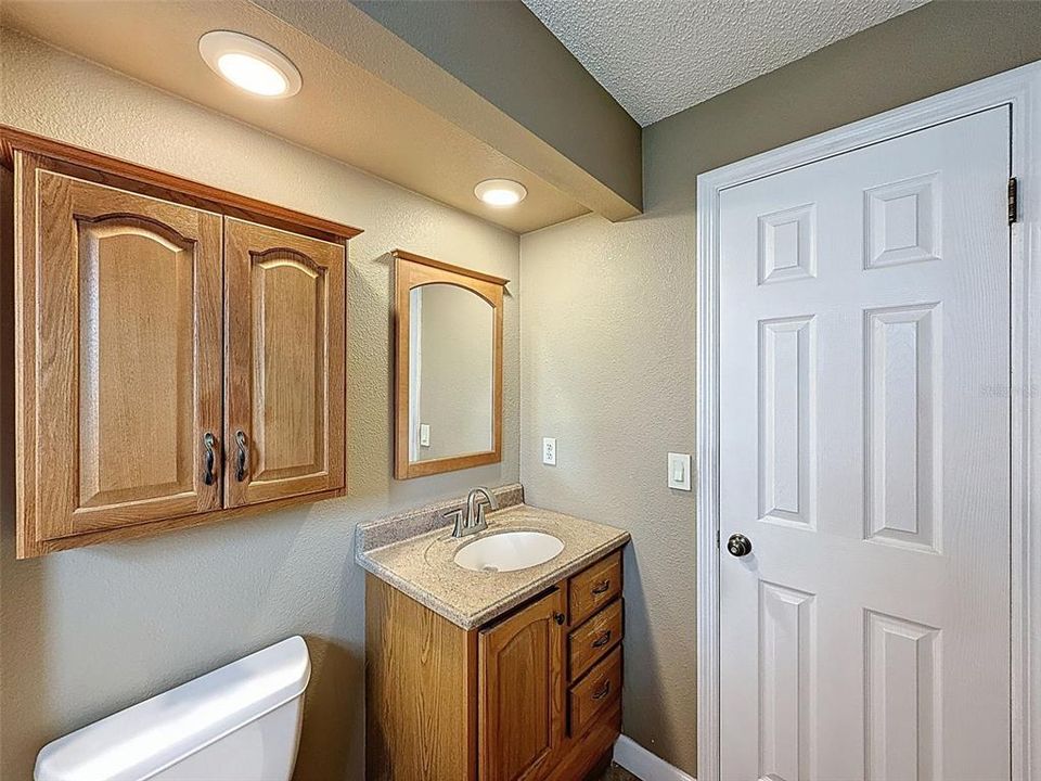 For Sale: $139,000 (2 beds, 2 baths, 1142 Square Feet)