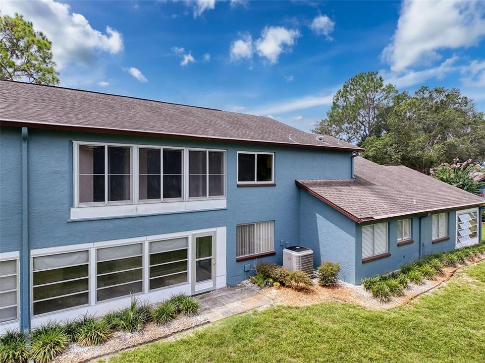 For Sale: $139,000 (2 beds, 2 baths, 1142 Square Feet)