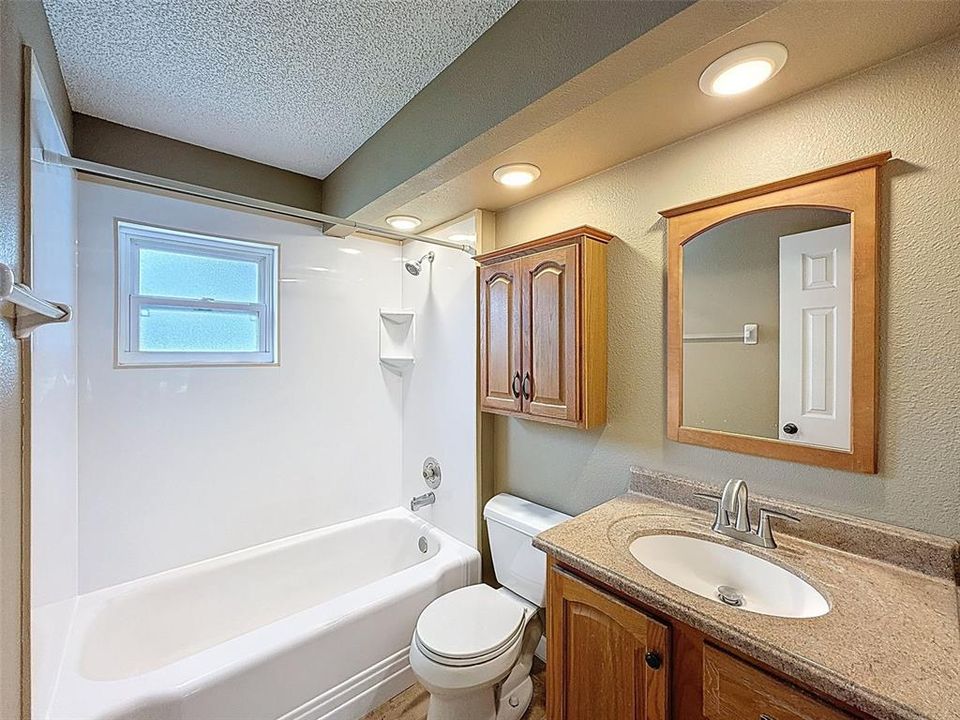 For Sale: $139,000 (2 beds, 2 baths, 1142 Square Feet)