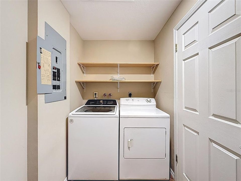 For Sale: $139,000 (2 beds, 2 baths, 1142 Square Feet)