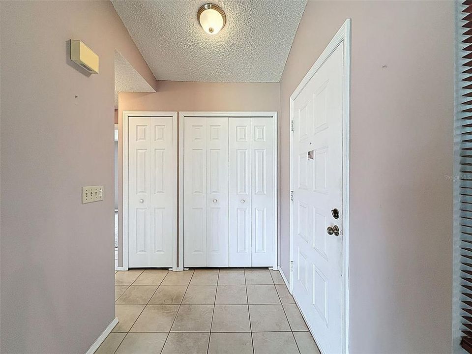 For Sale: $139,000 (2 beds, 2 baths, 1142 Square Feet)