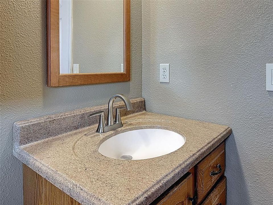 For Sale: $139,000 (2 beds, 2 baths, 1142 Square Feet)