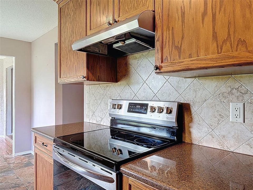 For Sale: $139,000 (2 beds, 2 baths, 1142 Square Feet)