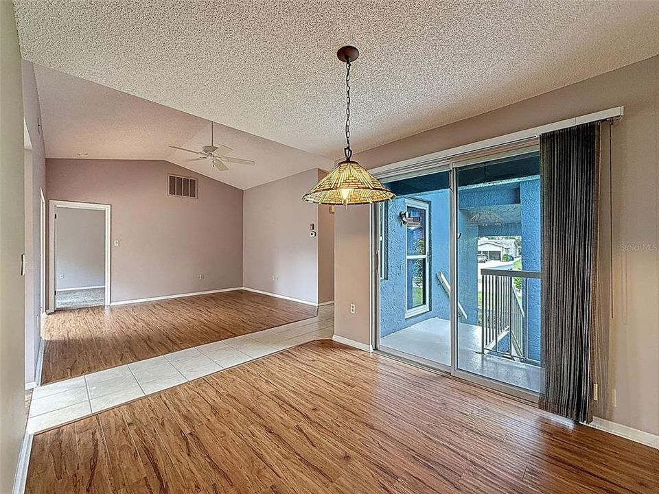 For Sale: $139,000 (2 beds, 2 baths, 1142 Square Feet)