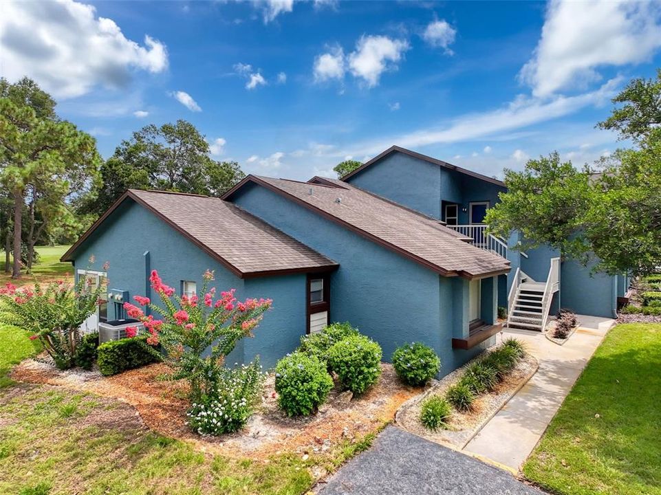 For Sale: $139,000 (2 beds, 2 baths, 1142 Square Feet)