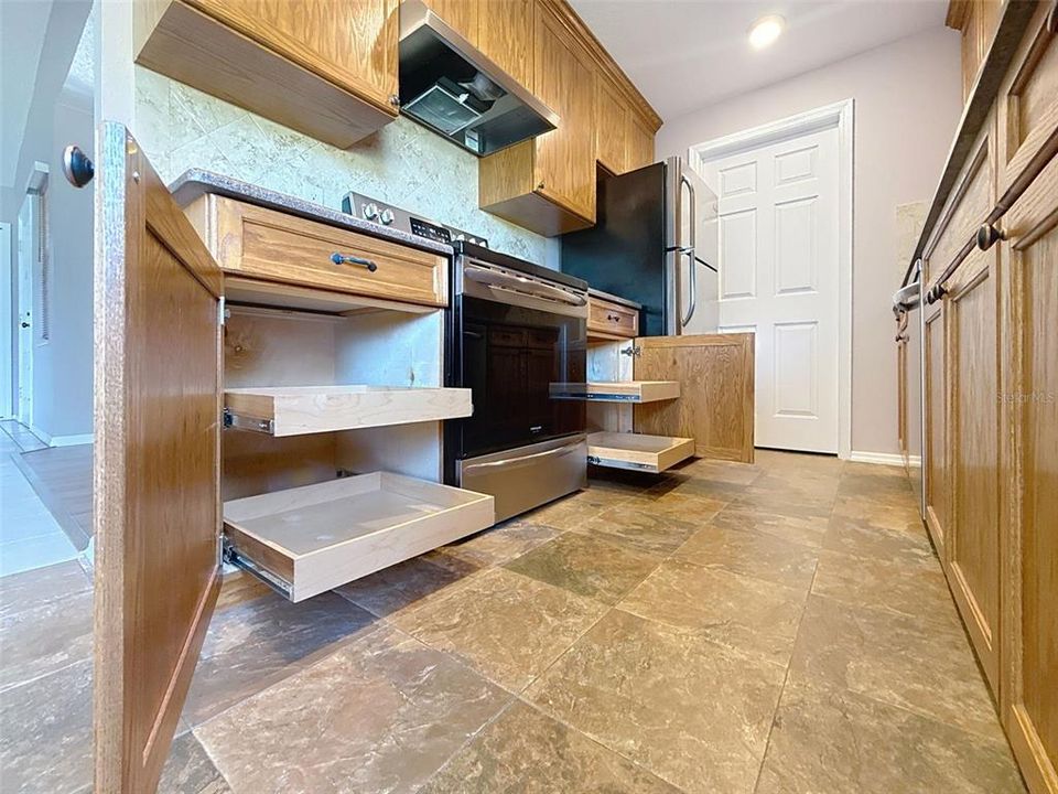 For Sale: $139,000 (2 beds, 2 baths, 1142 Square Feet)