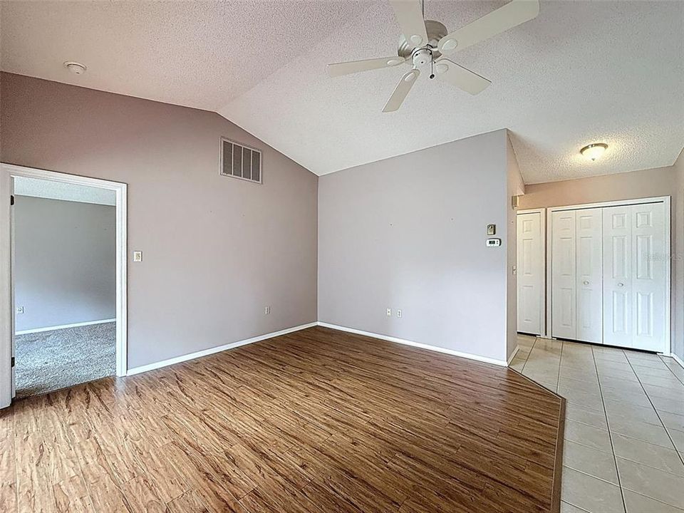 For Sale: $139,000 (2 beds, 2 baths, 1142 Square Feet)
