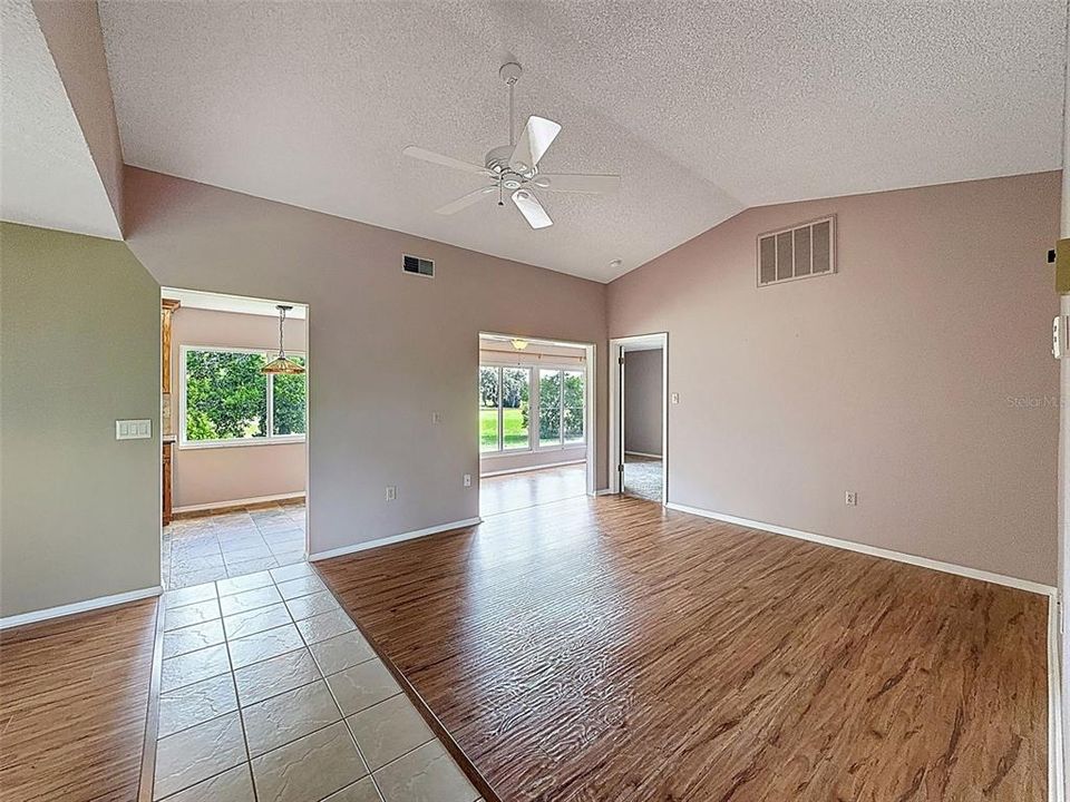 For Sale: $139,000 (2 beds, 2 baths, 1142 Square Feet)