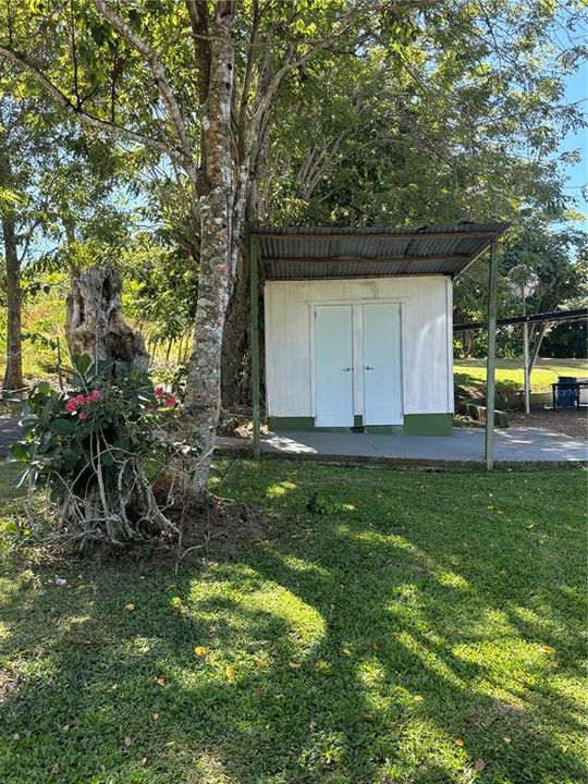 For Sale: $1,100,000 (2 beds, 1 baths, 650 Square Feet)