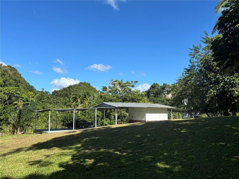 For Sale: $1,100,000 (2 beds, 1 baths, 650 Square Feet)