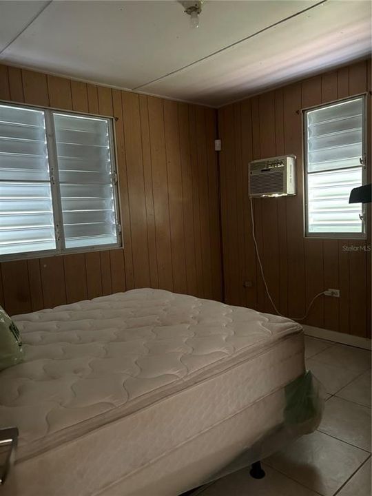 For Sale: $1,100,000 (2 beds, 1 baths, 650 Square Feet)