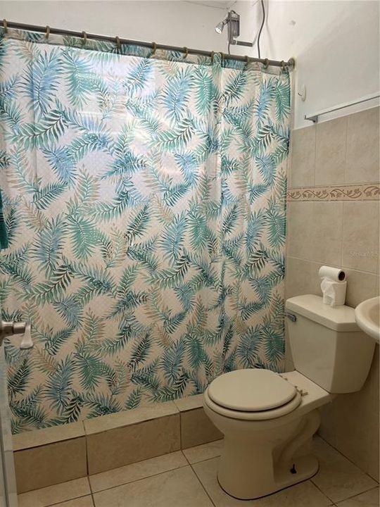 For Sale: $1,100,000 (2 beds, 1 baths, 650 Square Feet)