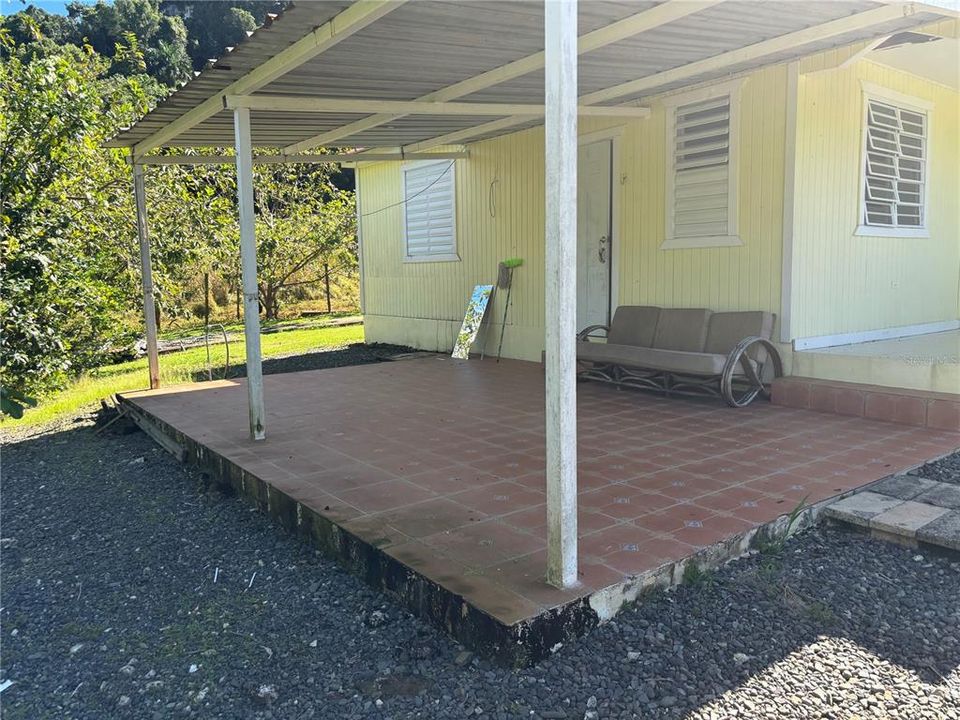 For Sale: $1,100,000 (2 beds, 1 baths, 650 Square Feet)