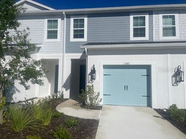 Recently Rented: $2,450 (3 beds, 2 baths, 1822 Square Feet)